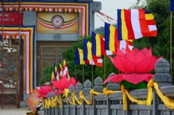 Ninh Bình: Không khí náo nhiệt của Vesak đã về chùa Bái Đính